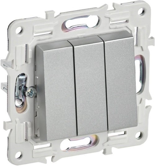 Выключатель трехклавишный  IEK SK-V30-0-10-K23 1157966