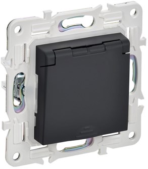 Розетка с заземлением с крышкой IEK SK-R16-16-44-K53 1157124